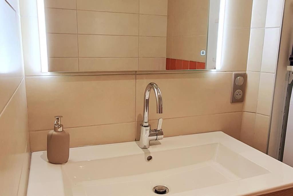 Appartement Le 56 Faubourg - Proche centre - Parking gratuit à Beaune  Extérieur photo